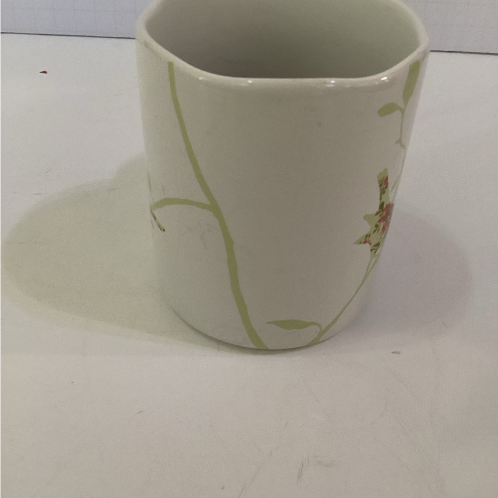 222 Fifth Chintz Birds Scalloped Rim Coffee Mug Cup. - Picture 6 of 7